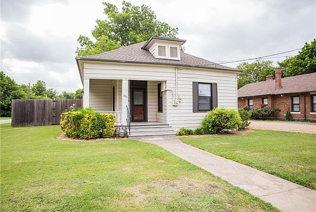 1st image of 306 Farley St