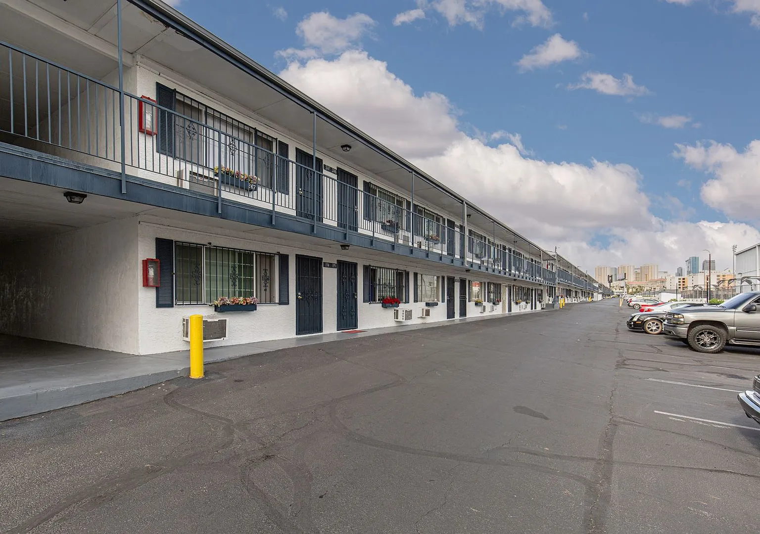 1 bedroom condo near UNLV and the Strip for only $695! — Photo 3