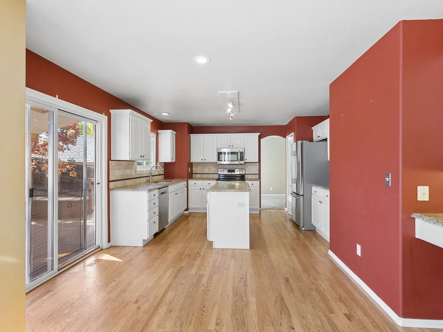 4 bed, 3268 sqft, $3,250 — Photo 4