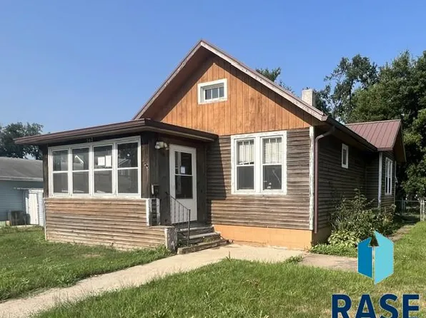 507 N Dakota St, Canton, SD 57013