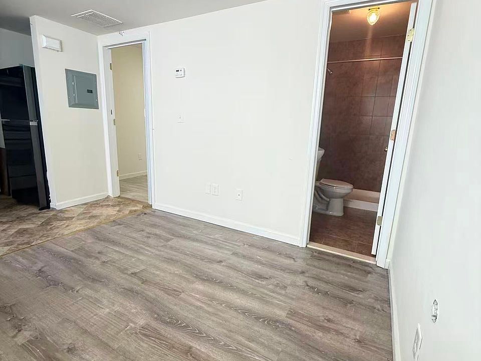 1st image of 42 Riverside Ln #1