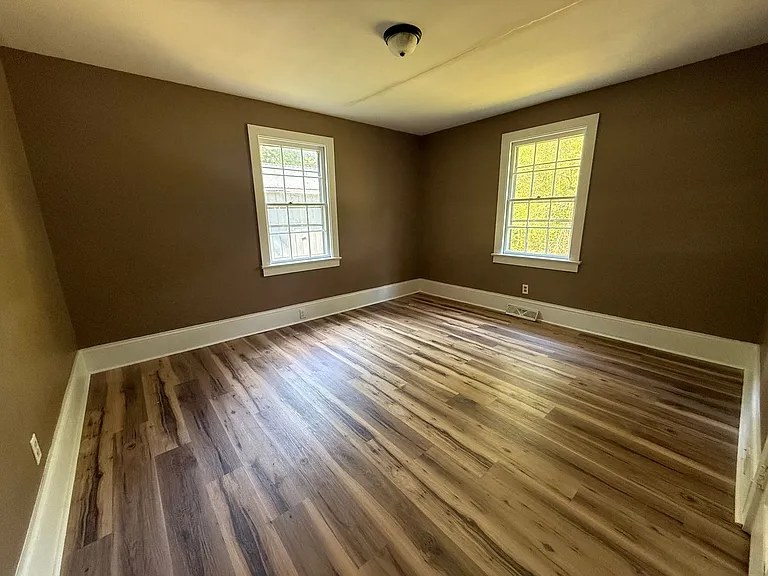1107 Woodrow St S — Photo 5