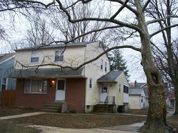 2nd image of 1701 W River Dr