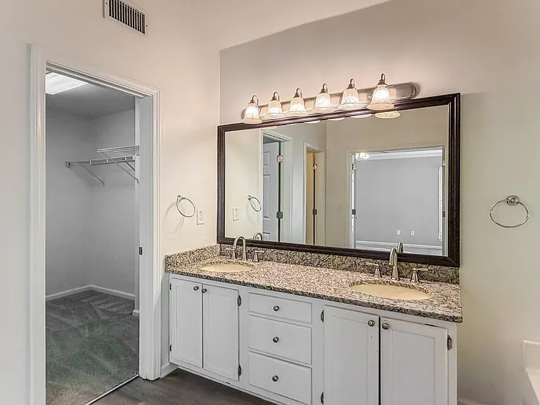 520 Brooksdale Dr — Photo 11
