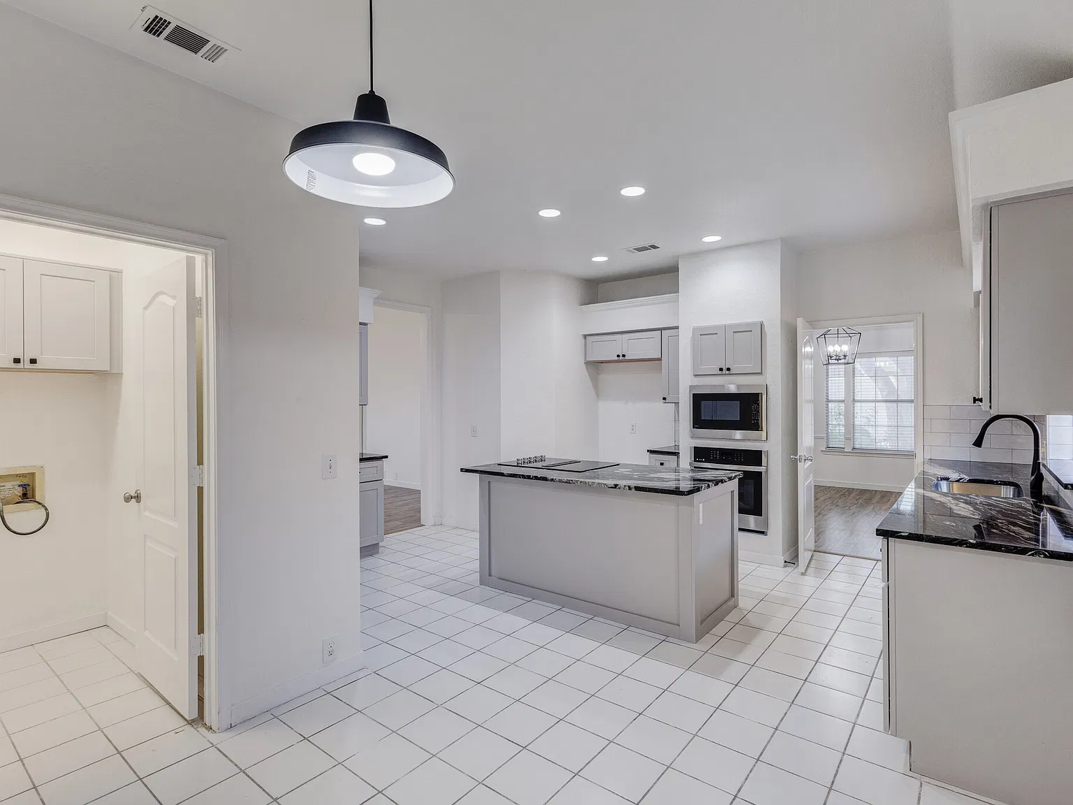 3 bed, 2282 sqft, $2,750 — Photo 4