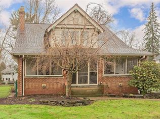 470 Walters Rd, Chagrin Falls, OH 44022