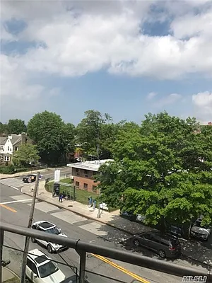 Sold by Winzone Realty Inc | media 2