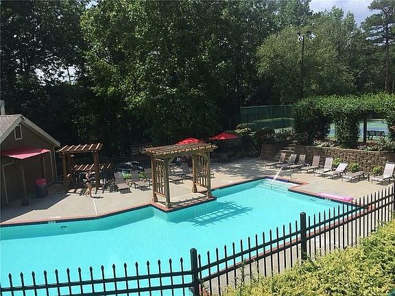 5th image of 1505 Riverview Dr SE