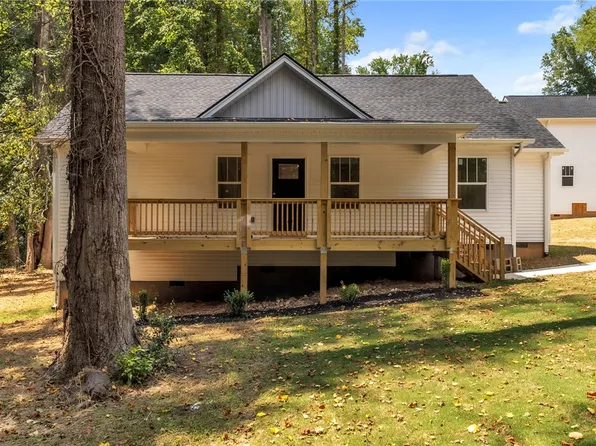 105 Haynie Pkwy, Belton, SC 29627