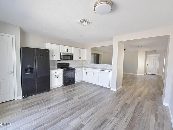 5th image of 684 W JARDIN Drive