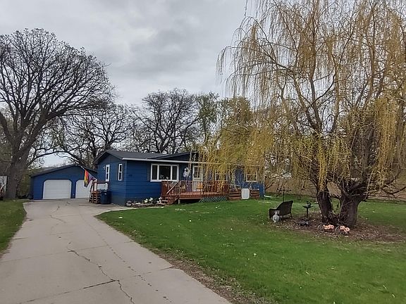 2nd image of 610 Springen Ave