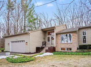 1410 Windy Rdg SE, Ada, MI 49301