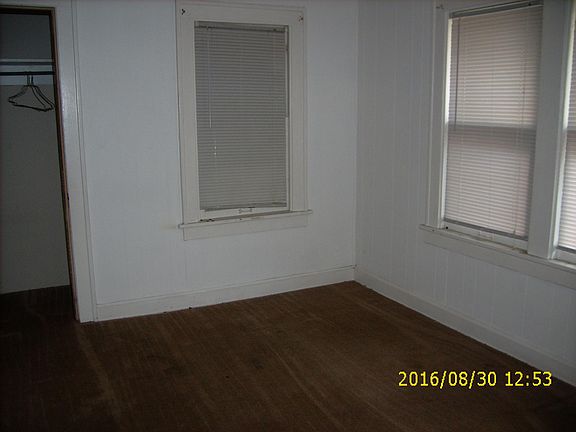 3rd image of 3912 Myrtle Ave
