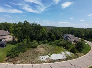 5927 Nottingham Point, Brighton, MI 48116