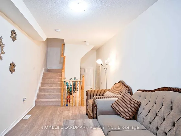 38 Silvester St — Photo 6