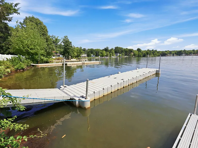 57 Lake Dr — Photo 9