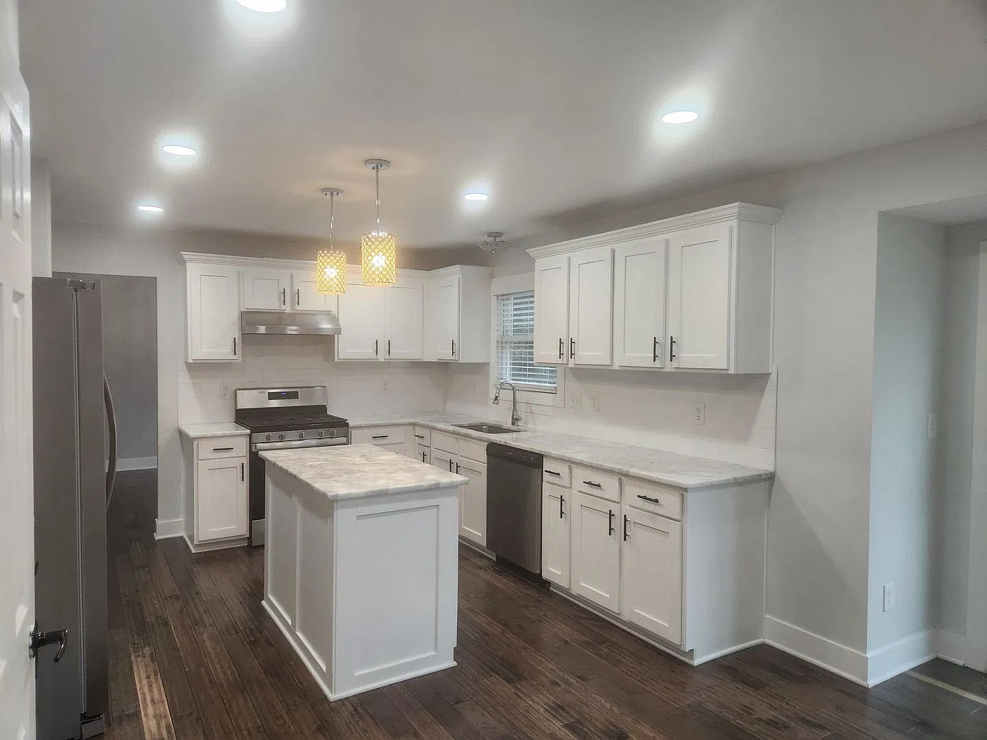 Beautiful Blacklick Home For Rent Located in Willow Brook Crossing. Available Now! — Photo 2