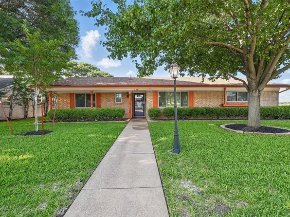 3841 Wilkie Way, Fort Worth, TX 76133