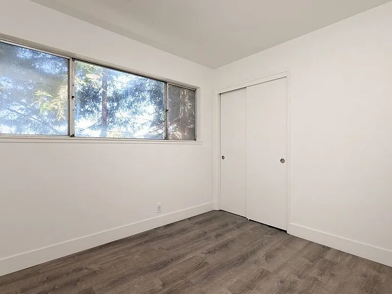 2221 Parker St — Photo 12