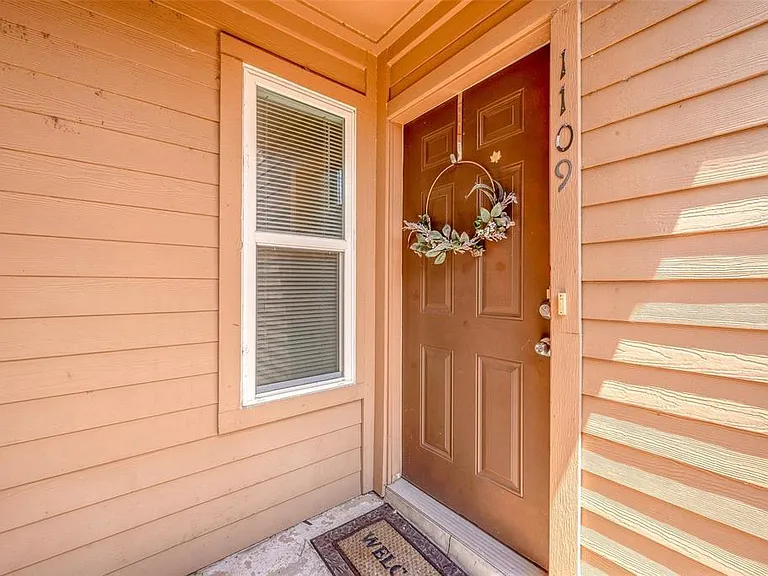 10555 Turtlewood Ct #1109 — Photo 3