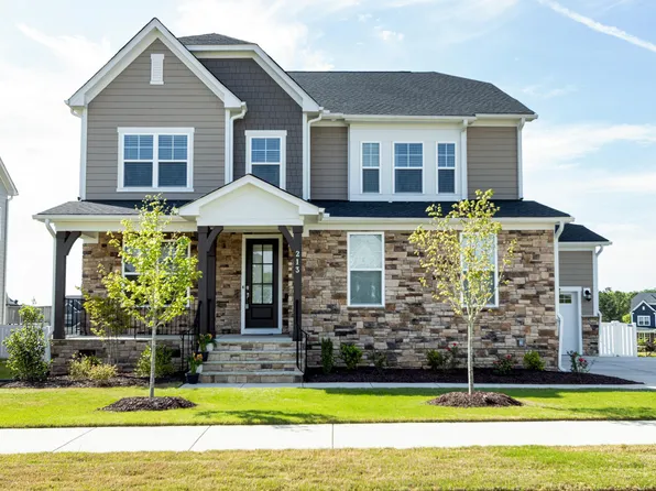 213 N Crest Dr, Chapel Hill, NC 27517