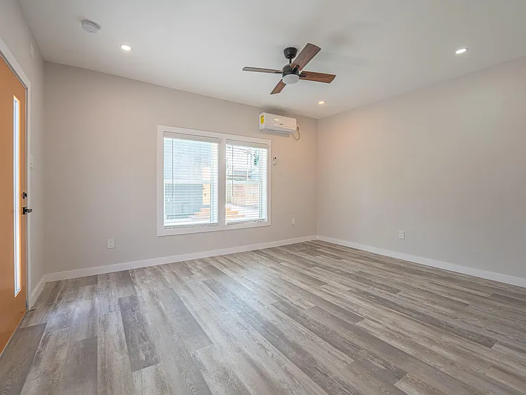 4202 Clay St #A/C — Photo 16