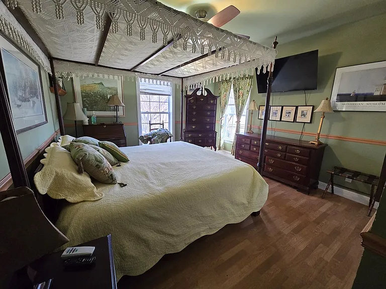 8198 Francisco Rd — Photo 11