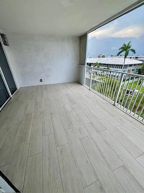 Intracoastal 31 — Photo 1