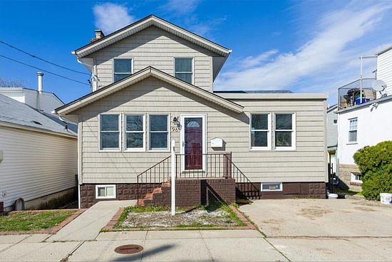 1st image of 96D Williamson St