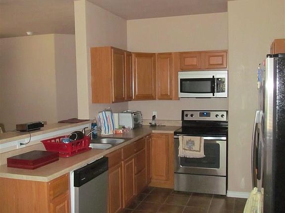 5th image of 701 N 11th St