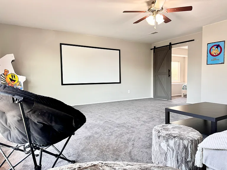 7300 Livingston Dr — Photo 29