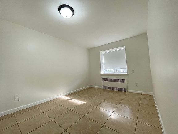 4th image of 2554 E 12th St Floor 1
