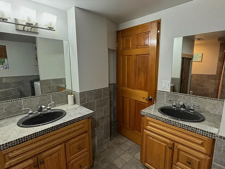 634 NE 28th Ave — Photo 32