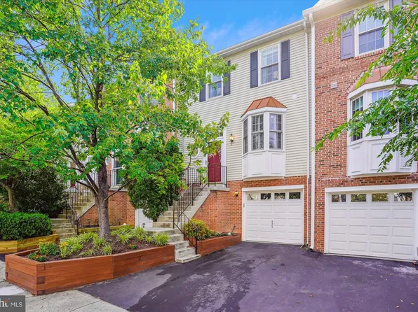 8511 Blue Bird Woods Ct, Lorton, VA 22079