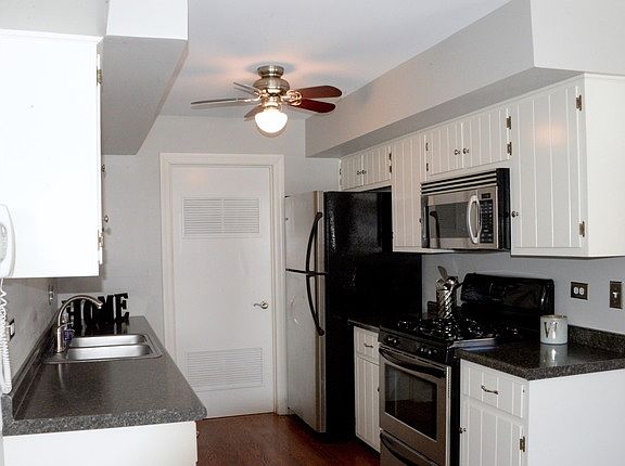 5th image of 9229 Auburn Ct #501