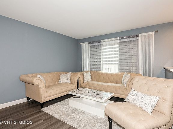 5th image of 253 Edgewater Dr