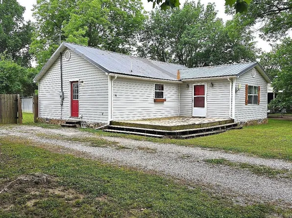 50 Charles St, Oil Trough, AR 72564