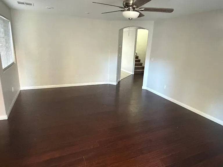1146 Claire Rose Ave — Photo 2