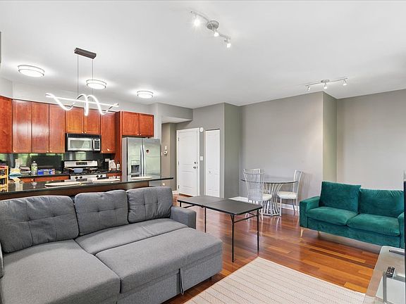 4th image of 3629 S Giles Ave Unit 4