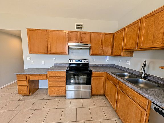 4th image of 224 W Laguna St #1