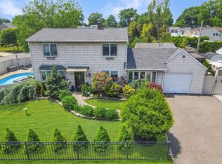 338 Orchid Rd, Levittown, NY 11756