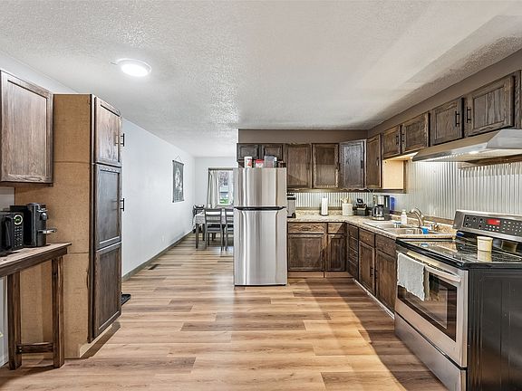 4th image of 1202 30th St