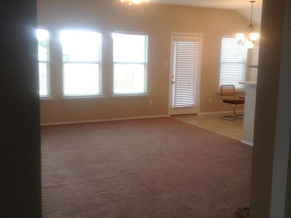 5th image of 712 Nancy Dr