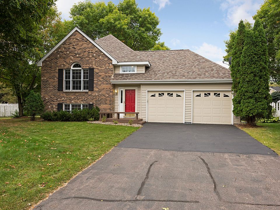 1st image of 8774 Hawthorne Dr