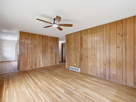 3rd image of 228 Hanover Rd