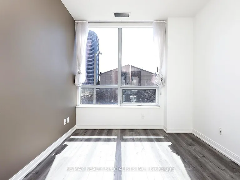 275 Village Green Sq #216 — Photo 24