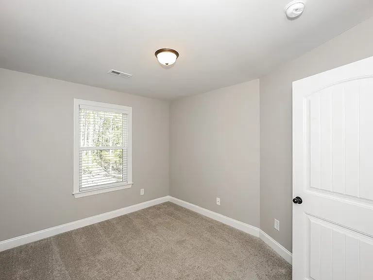 102 Peyton Ct — Photo 15