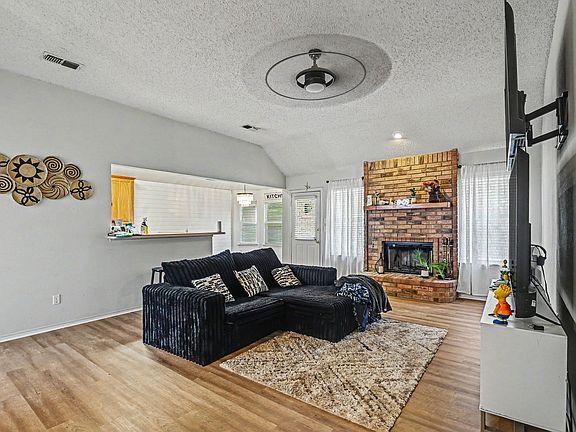 5th image of 6700 Greenleaf Dr
