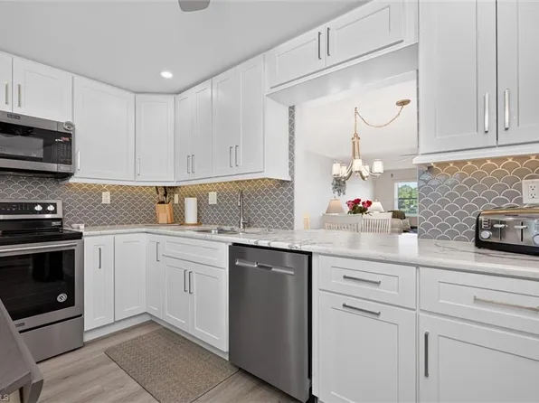 1740 Pine Valley DR #203, FORT MYERS, FL 33907