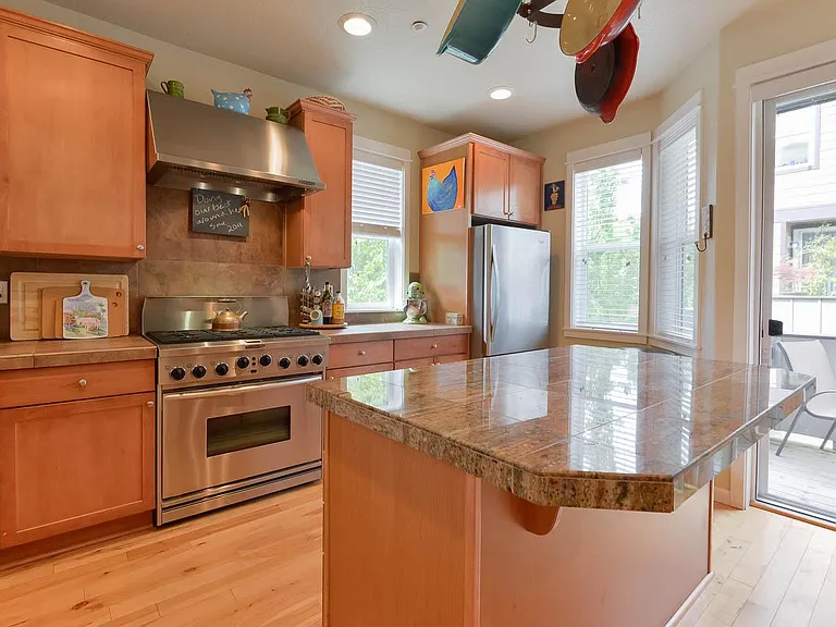 8808 SE 11th Ave — Photo 4